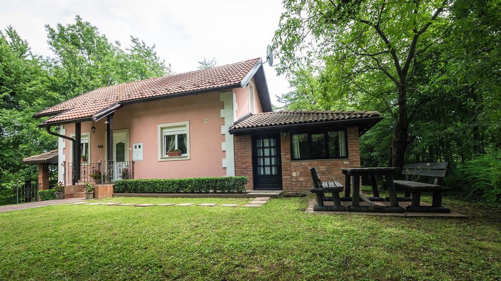 Nika Hotel Čatrnja Eksteriør billede